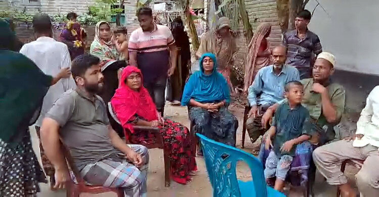 কুষ্টিয়ায় লাশবাহী অ্যাম্বুলেন্সে ডাকাতি, টাকা-স্বর্ণালংকার লুট